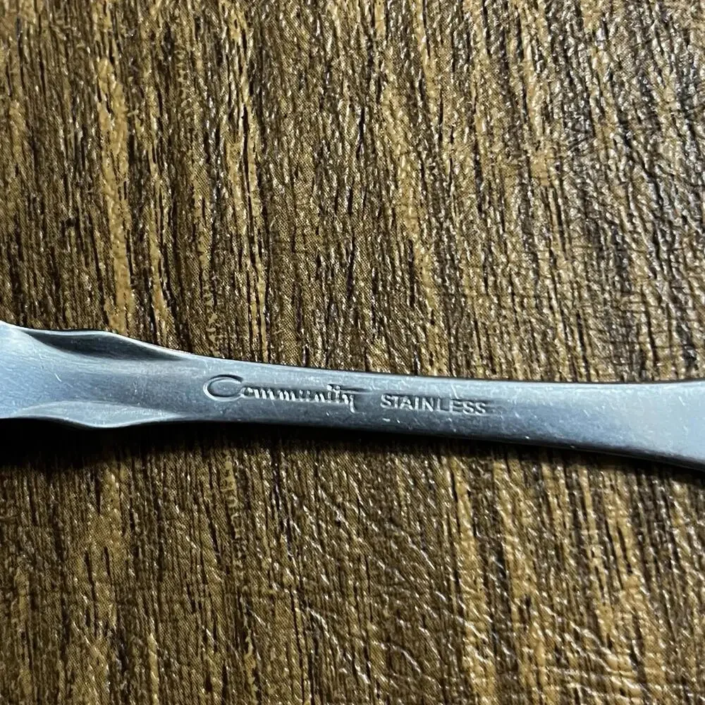 Oneida Community Paul Revere Serving Fork 8 1/2